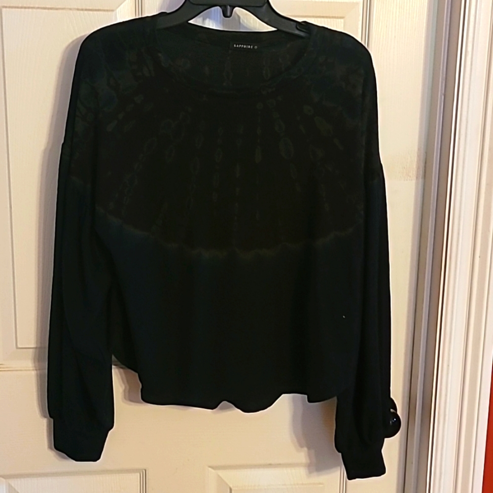 Lightweight sweater with puffer sleeves multi color on half of the top
